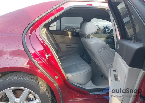 2005 Cadillac Sts V8 z USA, uszkodzony, nr VIN 1G6DC67A450121277